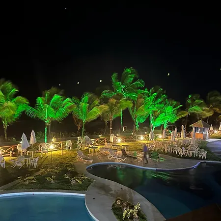 Flat Guarajuba 4 Quartos Terreo A Beira Mar - Pe Na Areia - Governanca Com Arrumadeira E Wi Fi Inclusos Camassari Exterior photo