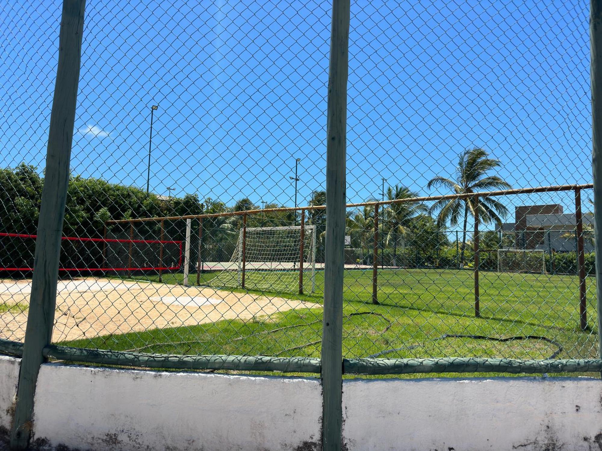 Apartment Flat Guarajuba 4 Quartos Terreo A Beira Mar - Pe Na Areia - Governanca Com Arrumadeira E Wi Fi Inclusos *