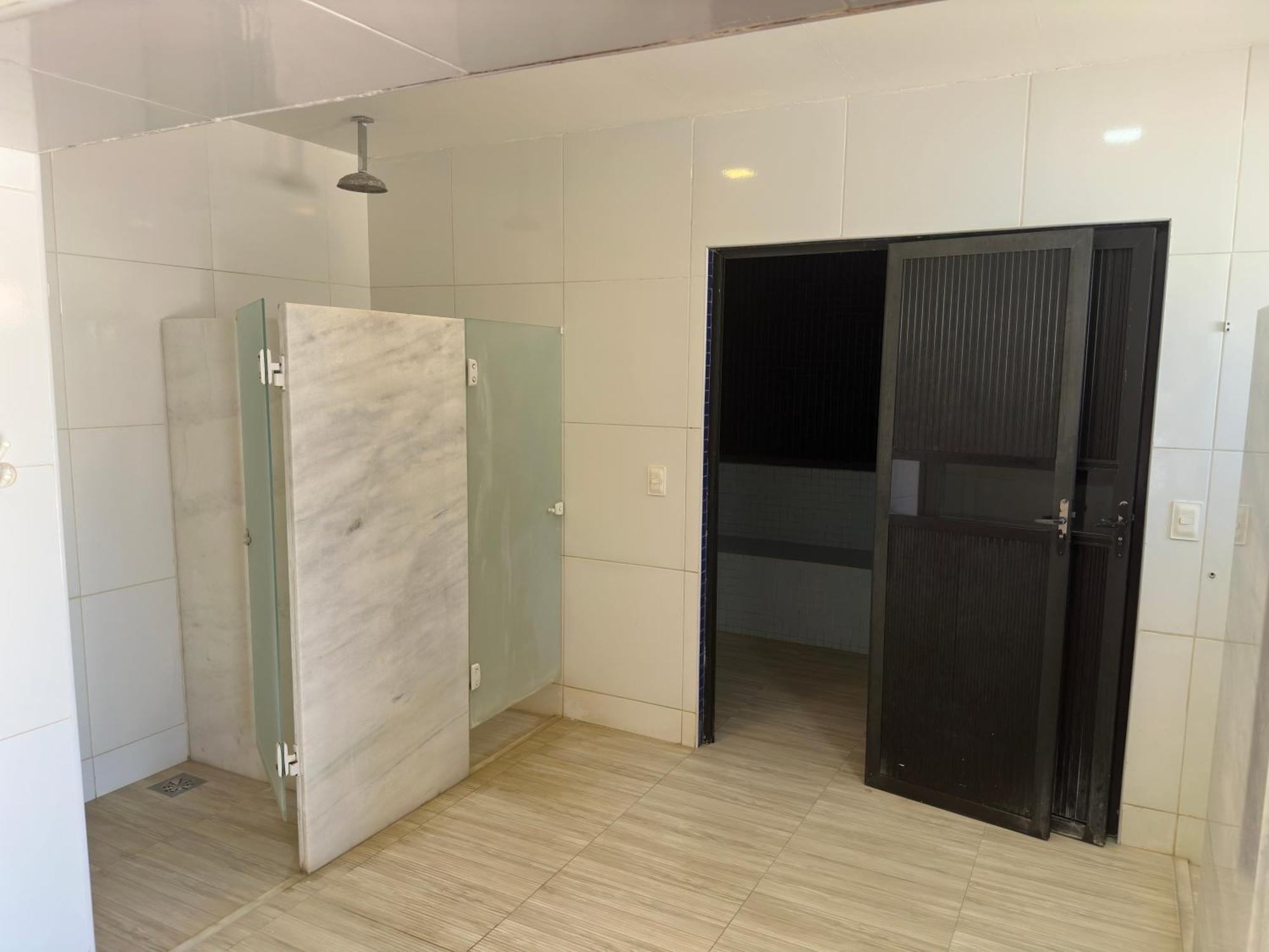Flat Guarajuba 4 Quartos Terreo A Beira Mar - Pe Na Areia - Governanca Com Arrumadeira E Wi Fi Inclusos Apartment Camassari