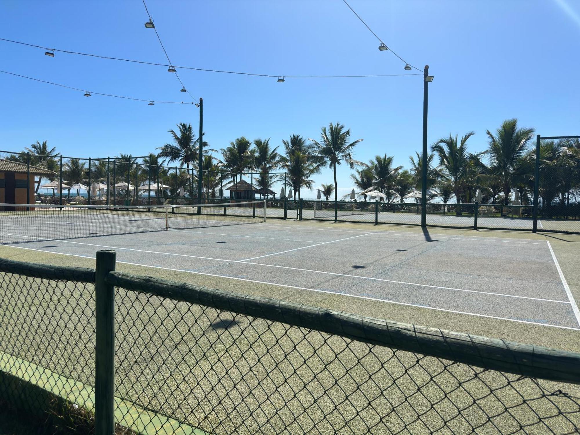 Apartment Flat Guarajuba 4 Quartos Terreo A Beira Mar - Pe Na Areia - Governanca Com Arrumadeira E Wi Fi Inclusos