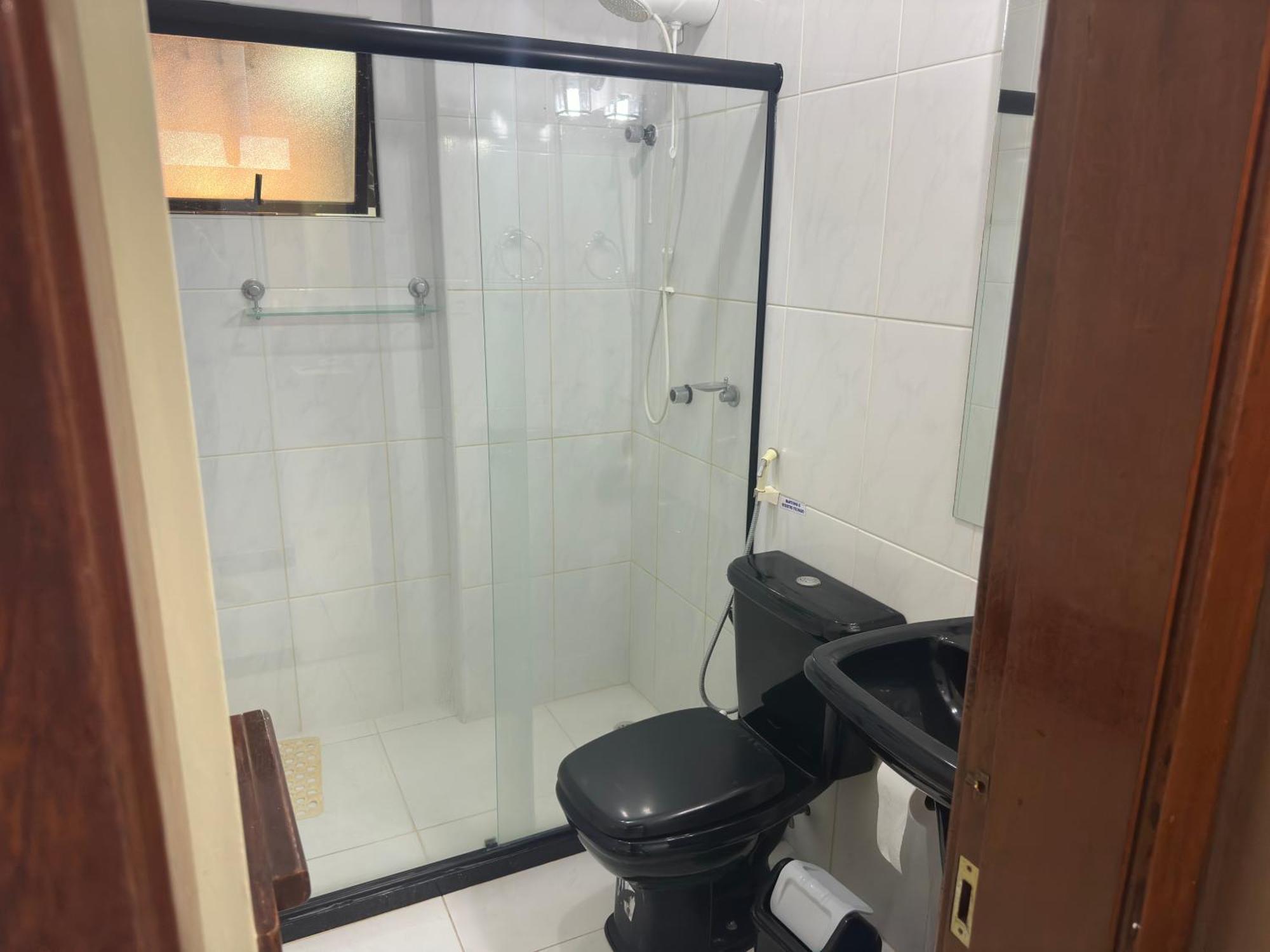 Apartment Flat Guarajuba 4 Quartos Terreo A Beira Mar - Pe Na Areia - Governanca Com Arrumadeira E Wi Fi Inclusos Camassari