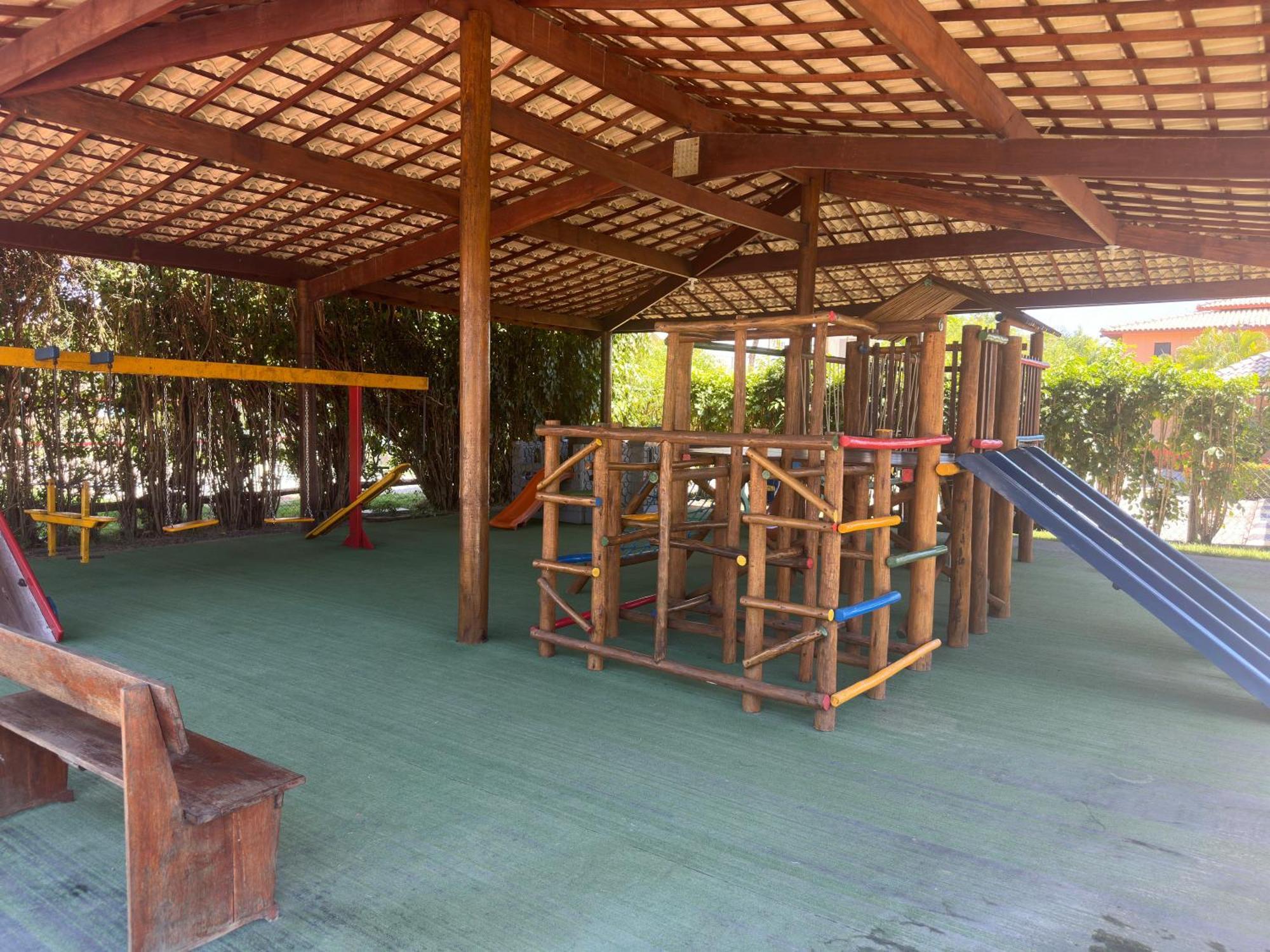 Flat Guarajuba 4 Quartos Terreo A Beira Mar - Pe Na Areia - Governanca Com Arrumadeira E Wi Fi Inclusos