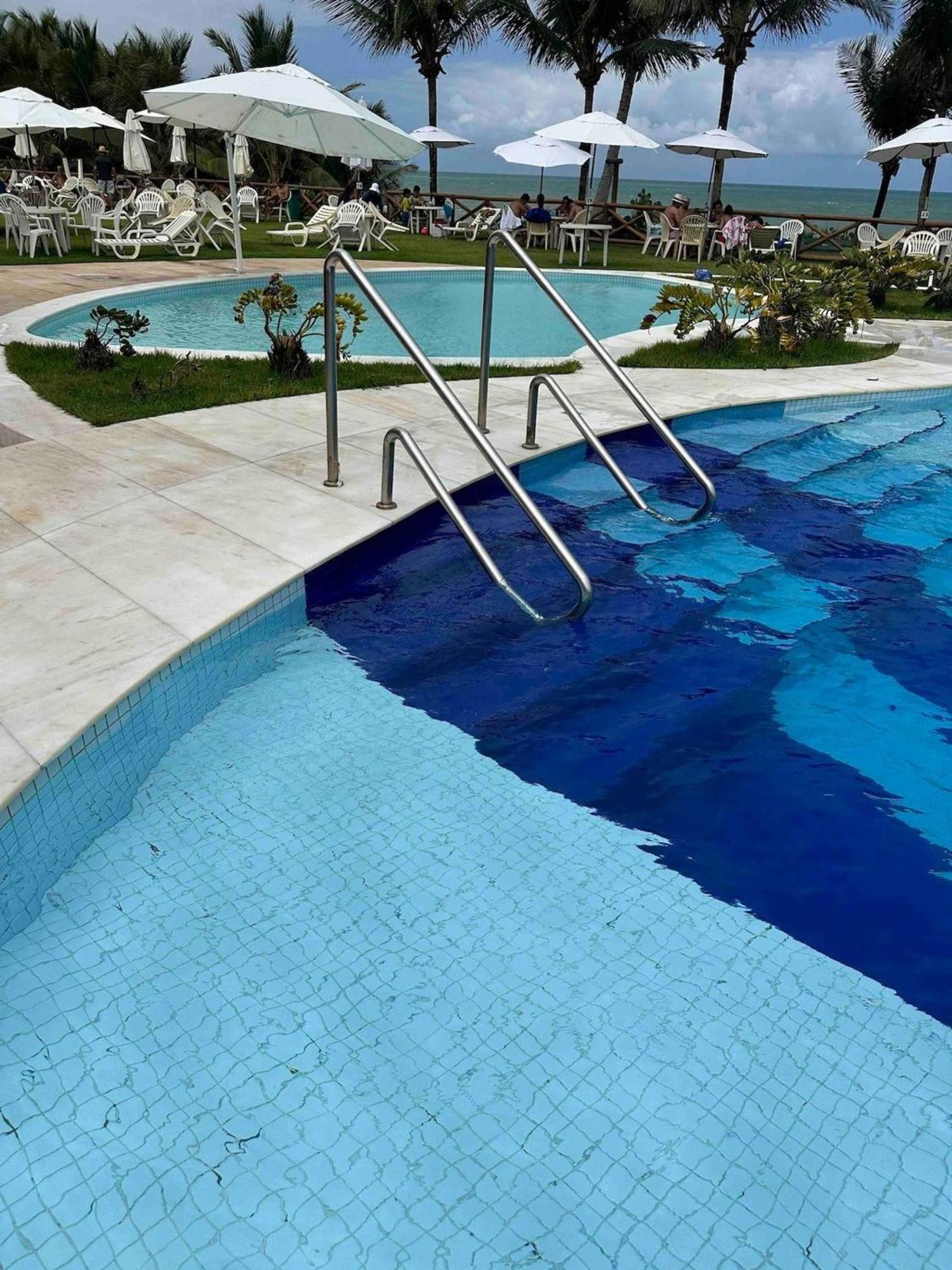 Flat Guarajuba 4 Quartos Terreo A Beira Mar - Pe Na Areia - Governanca Com Arrumadeira E Wi Fi Inclusos Apartment *