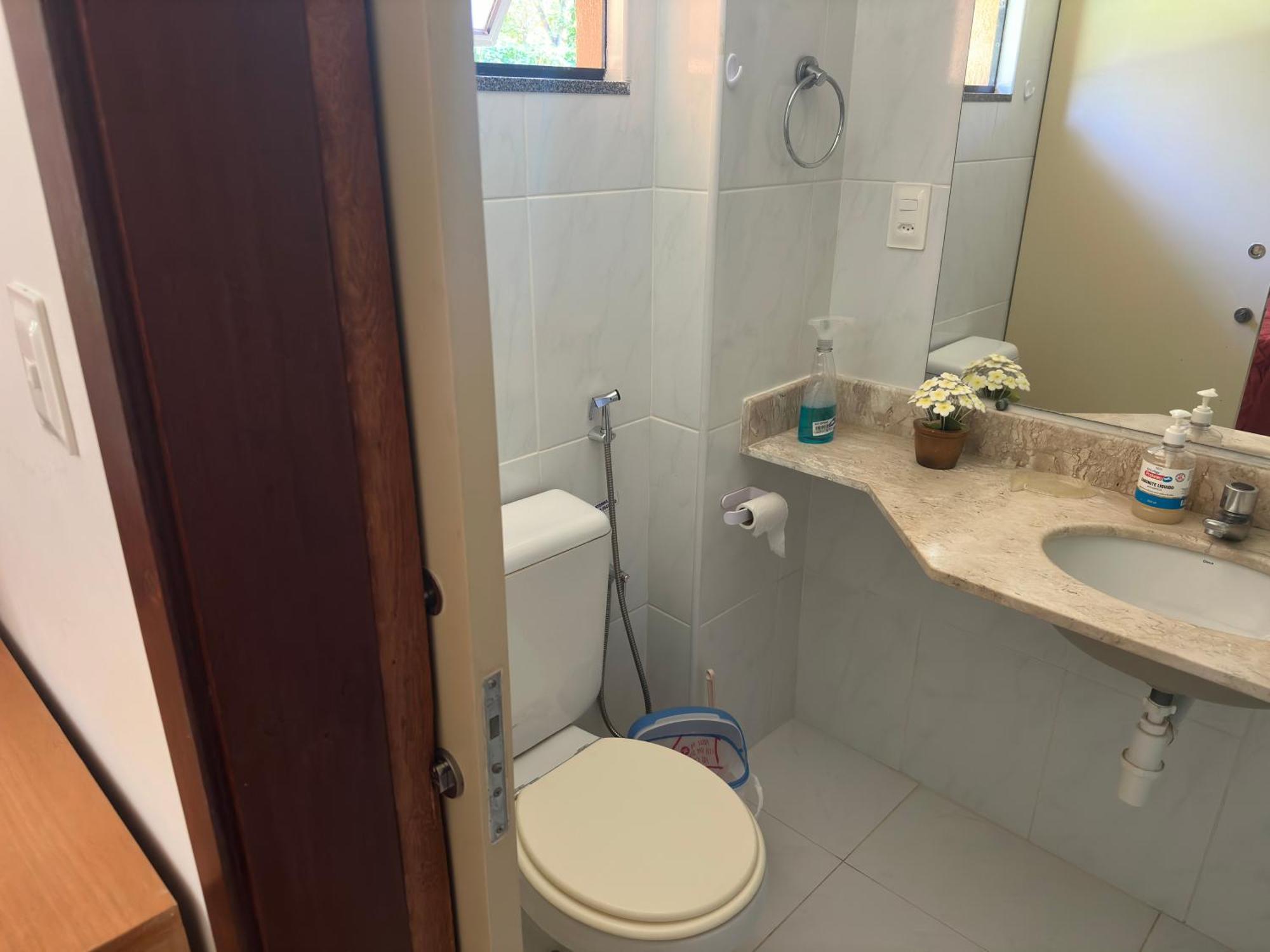 Apartment Flat Guarajuba 4 Quartos Terreo A Beira Mar - Pe Na Areia - Governanca Com Arrumadeira E Wi Fi Inclusos *