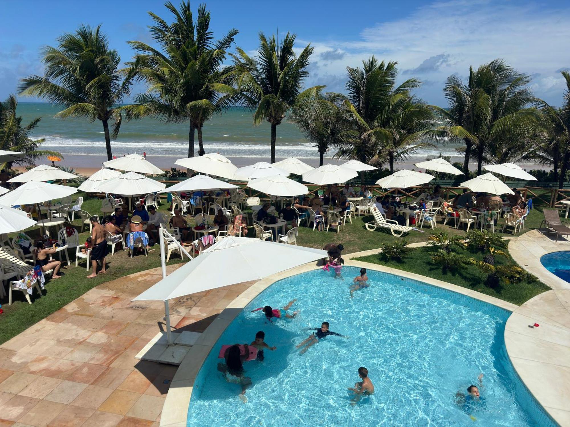 Flat Guarajuba 4 Quartos Terreo A Beira Mar - Pe Na Areia - Governanca Com Arrumadeira E Wi Fi Inclusos Apartment Camassari