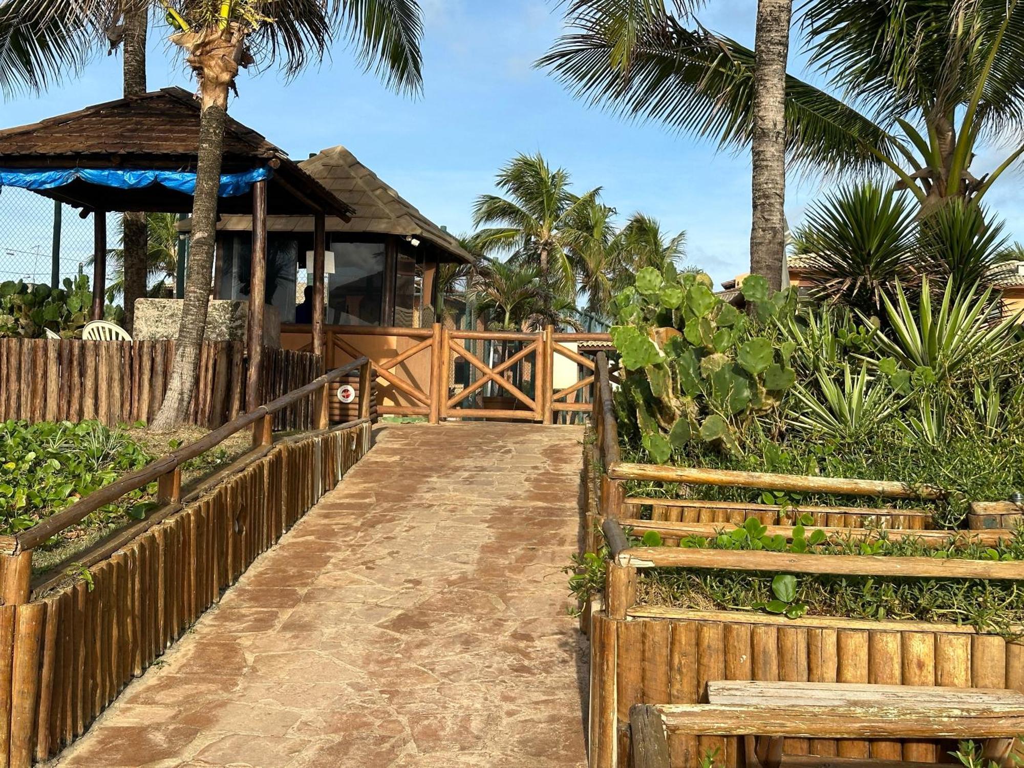 Flat Guarajuba 4 Quartos Terreo A Beira Mar - Pe Na Areia - Governanca Com Arrumadeira E Wi Fi Inclusos Apartment