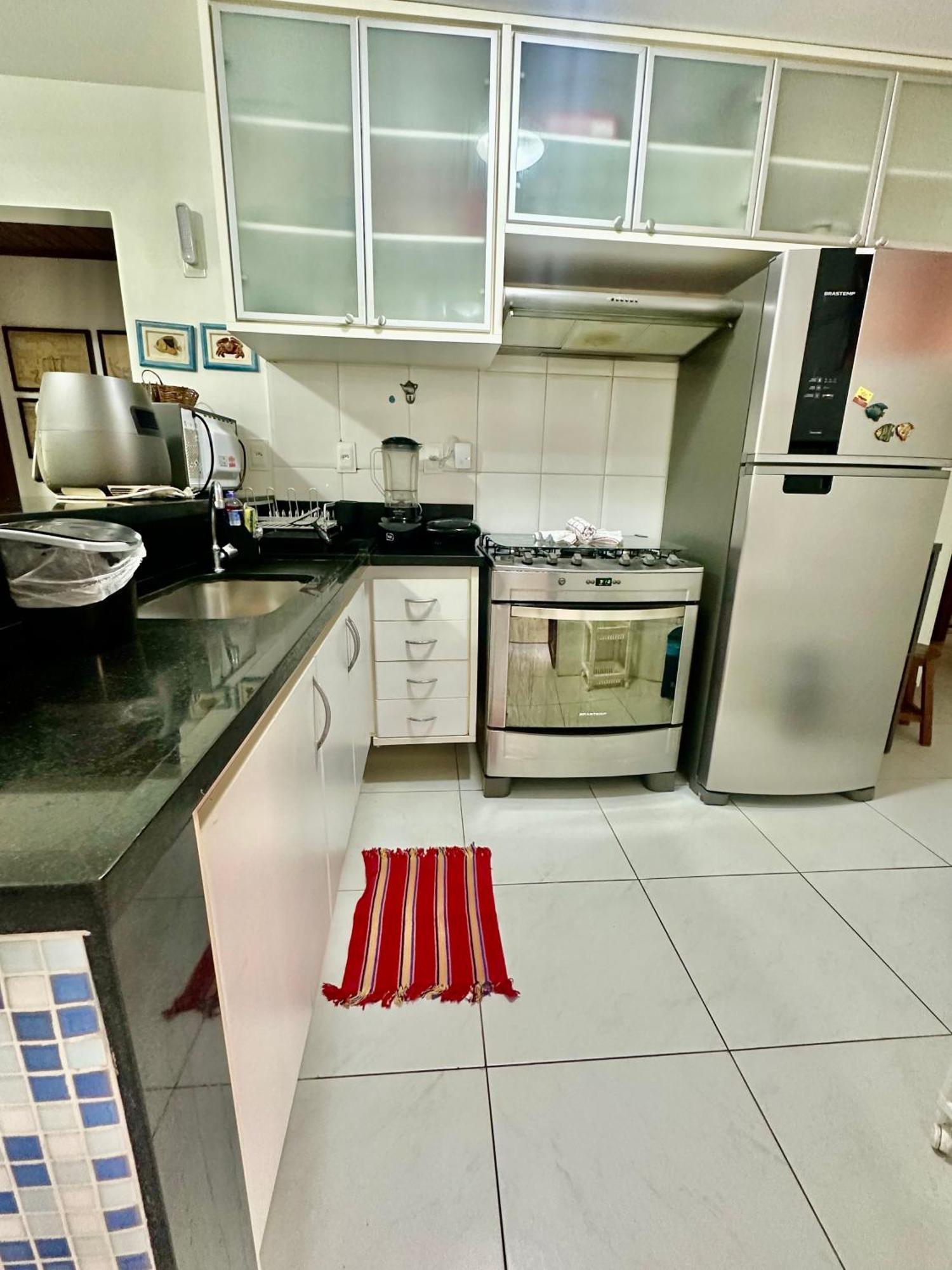 Apartment Flat Guarajuba 4 Quartos Terreo A Beira Mar - Pe Na Areia - Governanca Com Arrumadeira E Wi Fi Inclusos