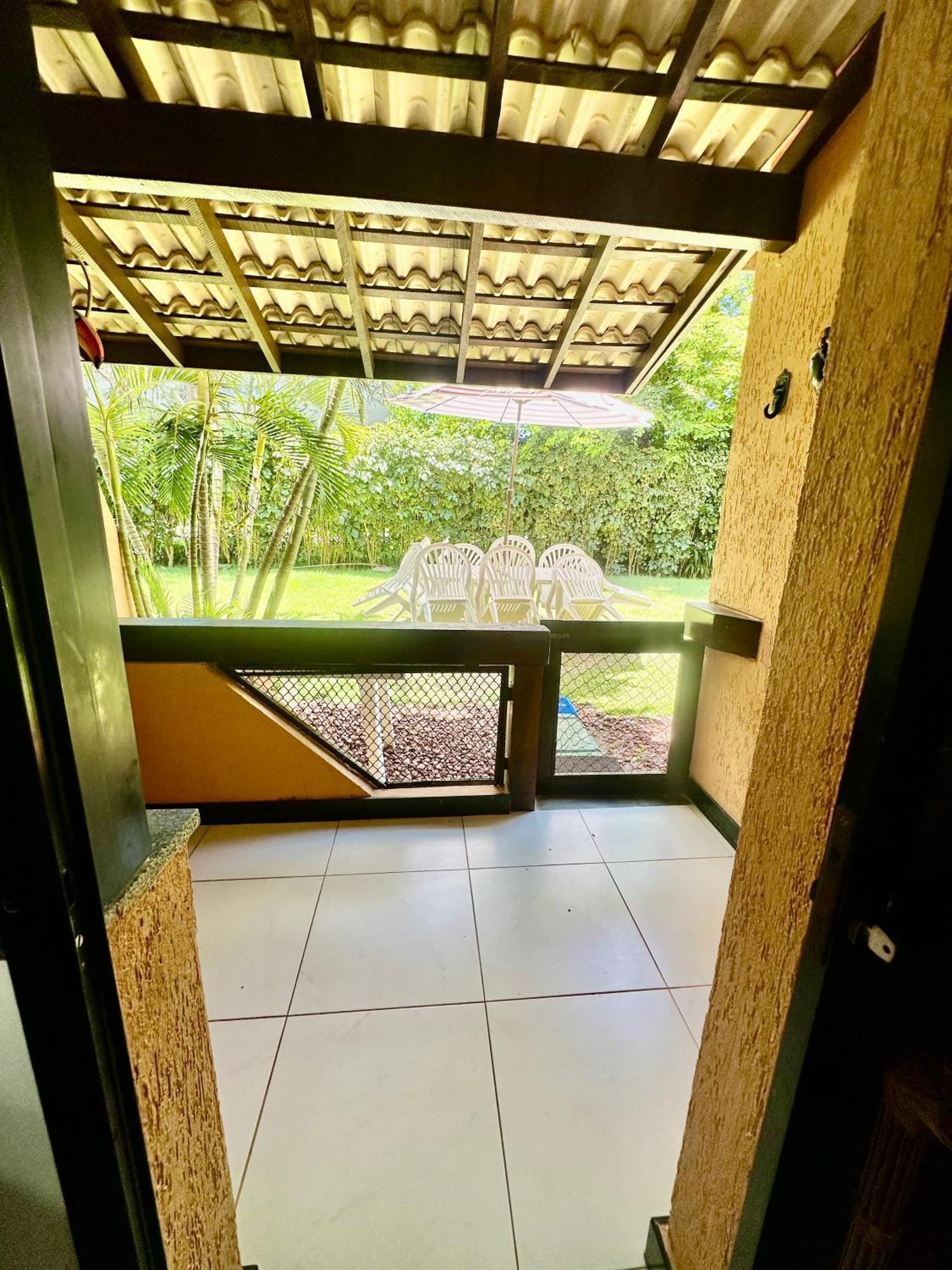 Flat Guarajuba 4 Quartos Terreo A Beira Mar - Pe Na Areia - Governanca Com Arrumadeira E Wi Fi Inclusos Camassari