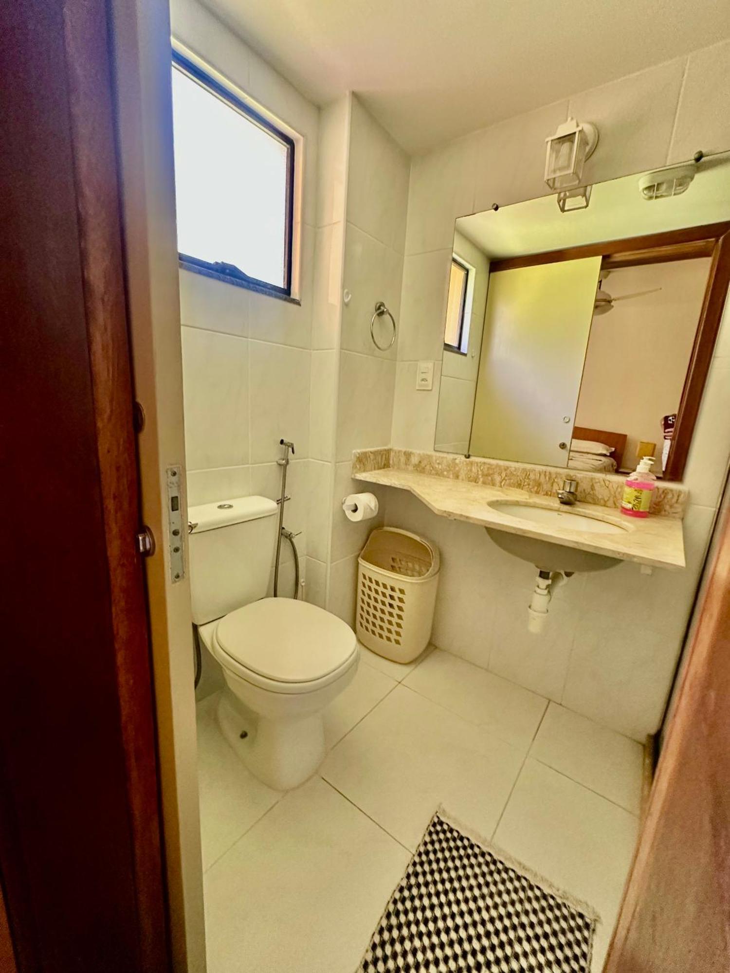 Flat Guarajuba 4 Quartos Terreo A Beira Mar - Pe Na Areia - Governanca Com Arrumadeira E Wi Fi Inclusos Apartment *