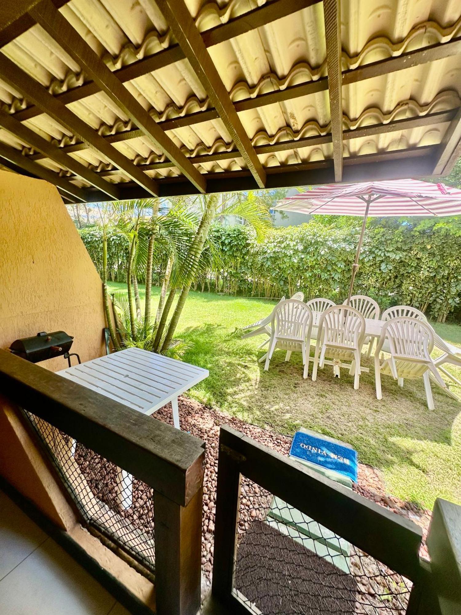 Flat Guarajuba 4 Quartos Terreo A Beira Mar - Pe Na Areia - Governanca Com Arrumadeira E Wi Fi Inclusos *